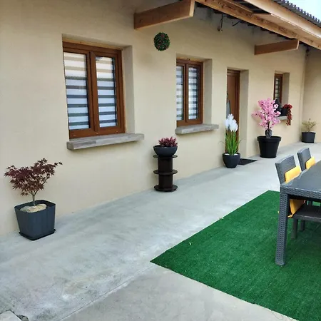 Prázdninový dům Maison Avec Entree Privee A Aiguillon *