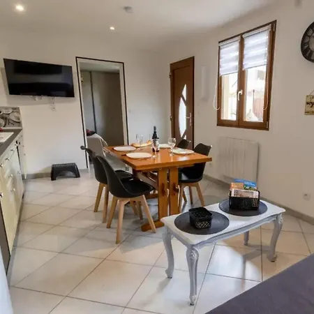 Maison Avec Entree Privee A Aiguillon בית נופש *