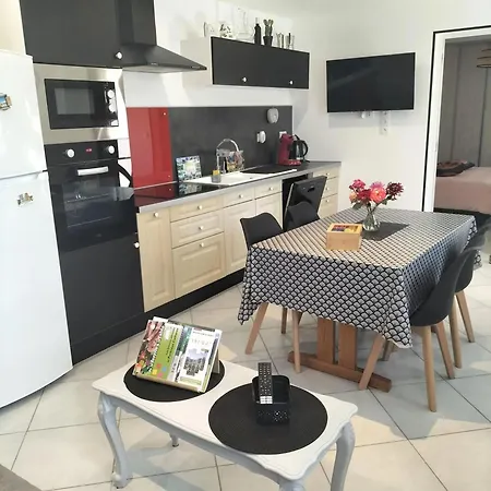 Maison Avec Entree Privee A Aiguillon بيت للعطل L'Aiguillon