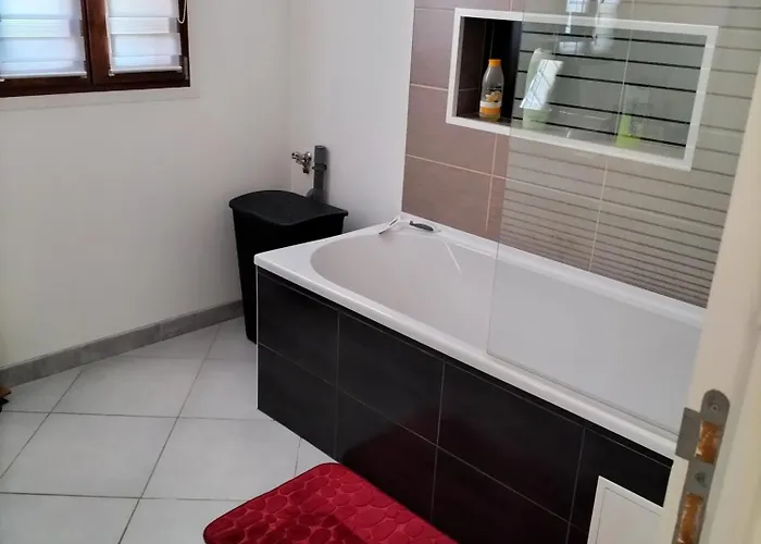 Holiday home Maison Avec Entree Privee A Aiguillon L'Aiguillon