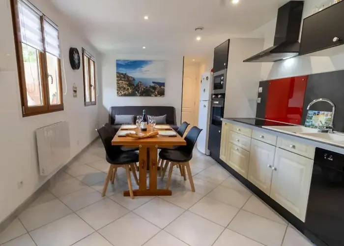 Holiday home Maison Avec Entree Privee A Aiguillon L'Aiguillon